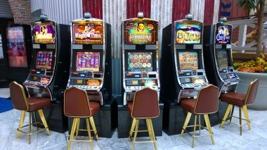 Hood vs Wolf bonus round and multiplier feature Hood vs Wolf bonus round and multiplier feature